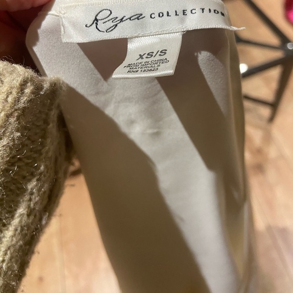 NWOT Raya Collection Swan Cover Up - Picture 9 of 10